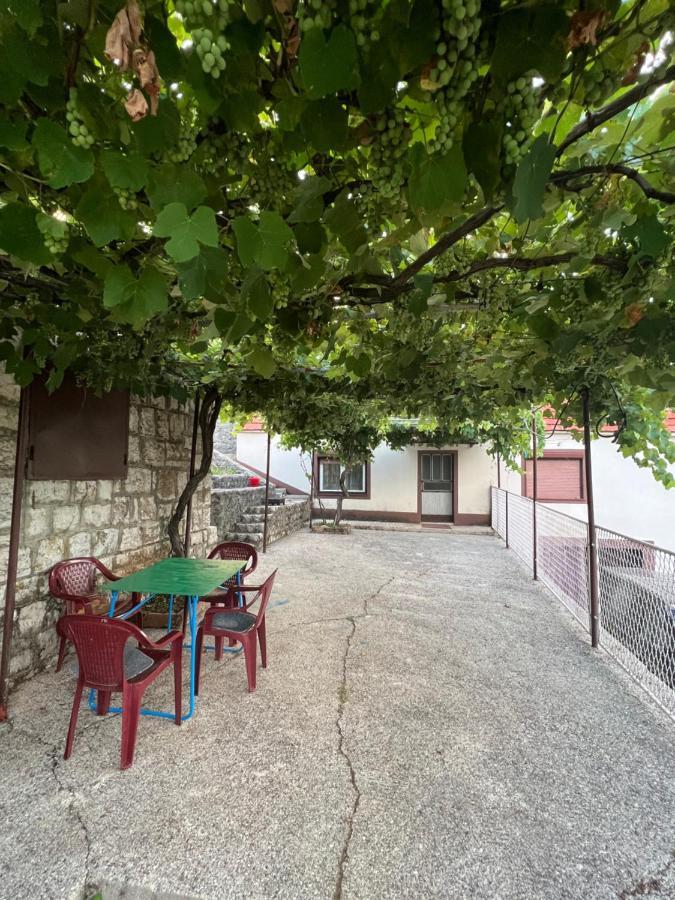 Villa Kuca Za Odmor Nikšić Exterior foto