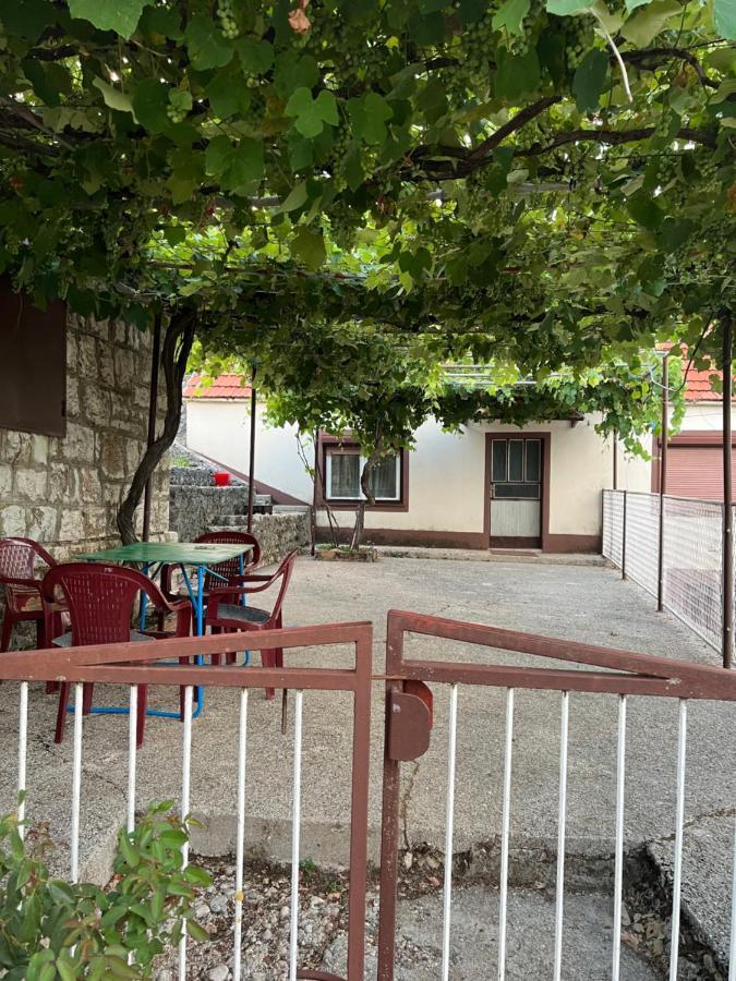 Villa Kuca Za Odmor Nikšić Exterior foto
