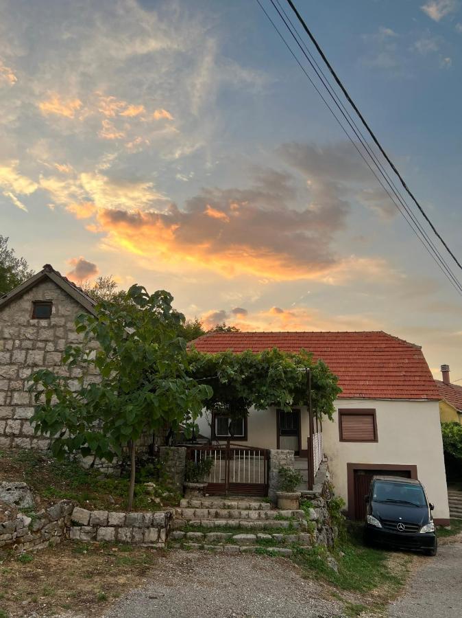 Villa Kuca Za Odmor Nikšić Exterior foto